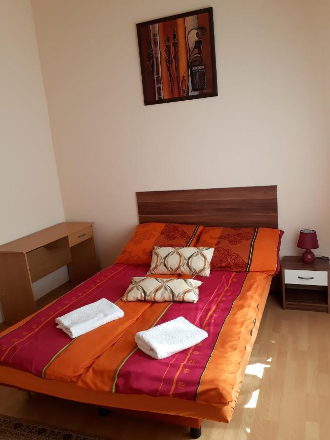 Piac Utcai Apartman Debrecen Exterior foto